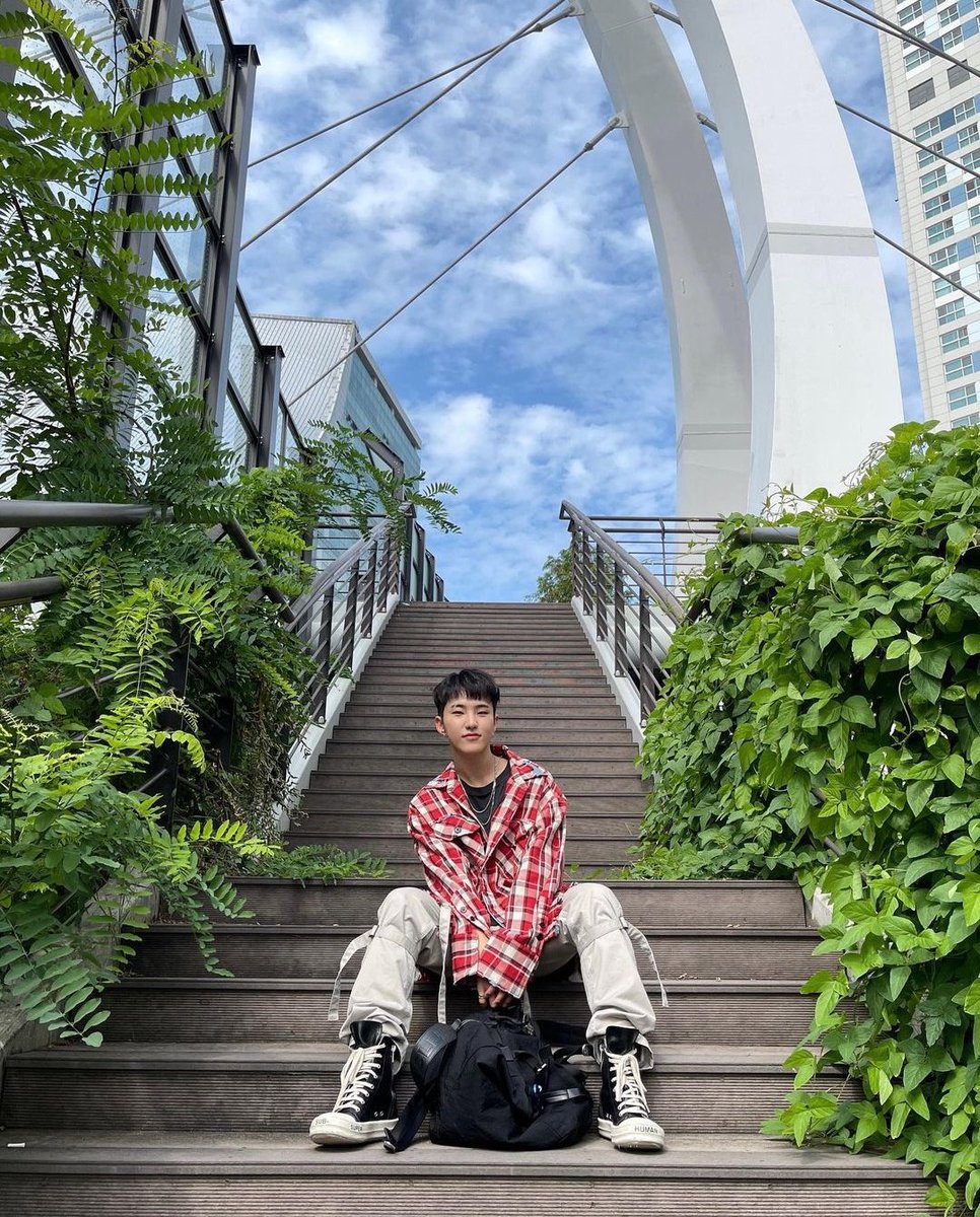 キラキラ笑顔が素敵なホシくん🐯✨Happybirthday!!!
ホシペンさんもおめでとうございます😳🌷💕
#HorangiPowerHoshiDay 
#호시_생일초에_불붙여라_아주뜨겁게