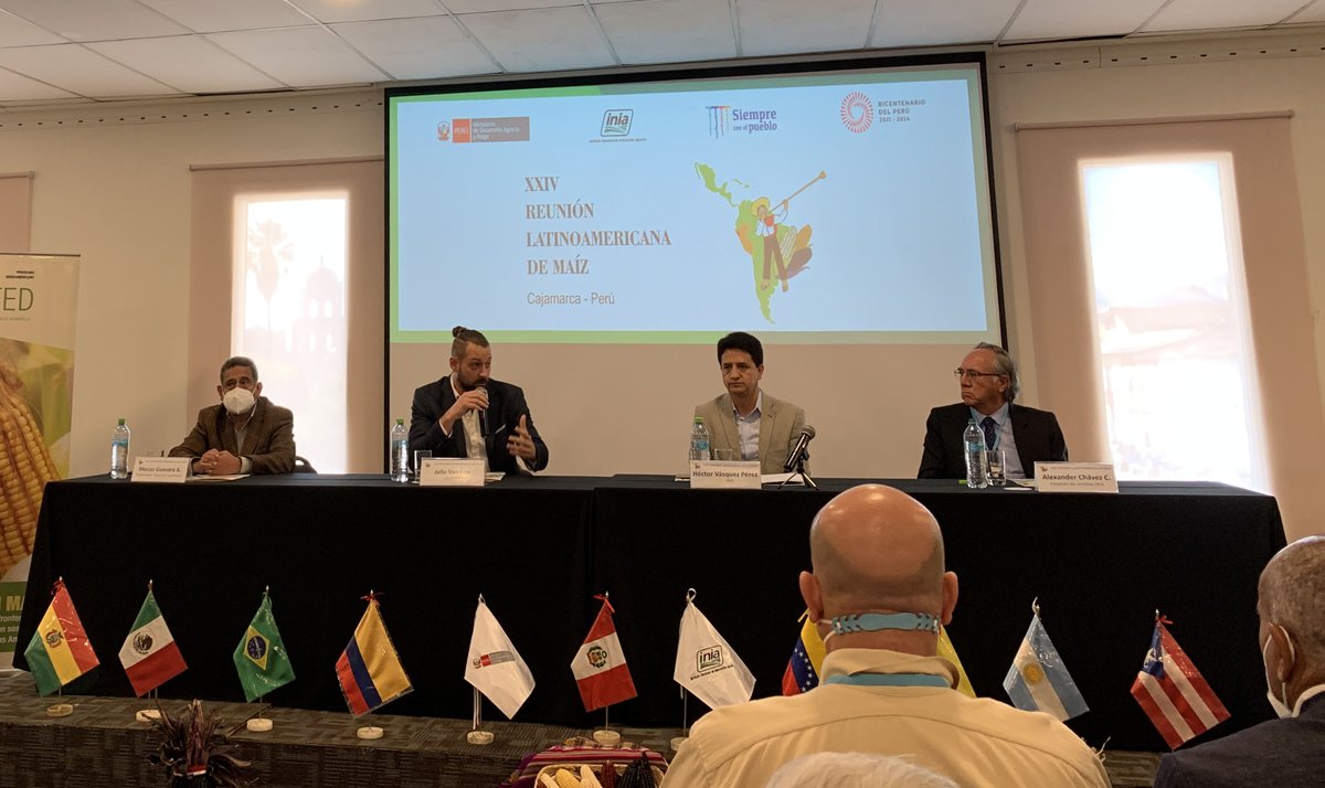 ACCIMMYT's tweet photo. La Reunión Latinoamericana de Maíz es el foro adecuado para propiciar la colaboración regional entorno a este cultivo. Debemos unir esfuerzos para mejorar su producción, proteger su biodiversidad y aprovecharla: @Jelle_VanLoon, representante de @CIMMYT en las Américas. #TechMaíz https://t.co/ozUR4bkLYS