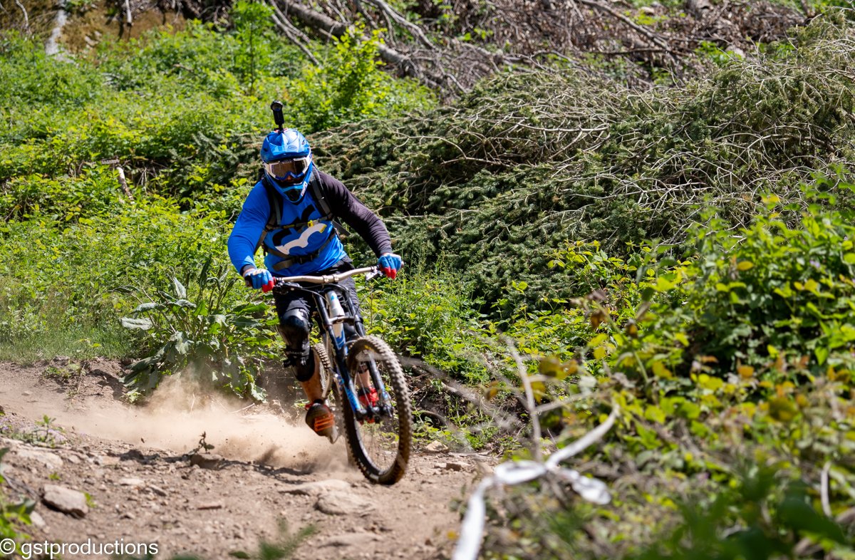 Yıılın ilk downhill yarışmasına uludağda katıldık