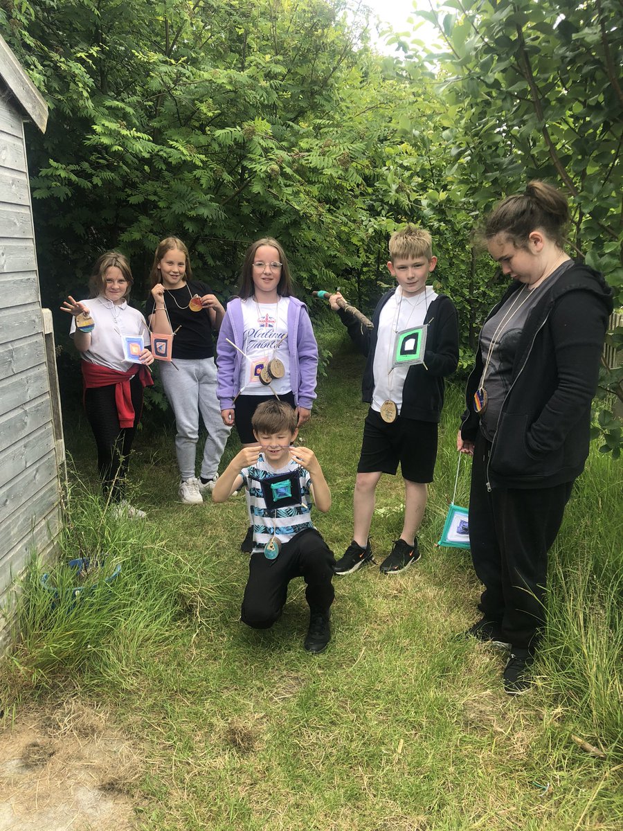 Ms_Middleman's tweet photo. @ClassHodgkinson @YsgolEmmanuel lovely craft today in forest school 🌴🌳🌱🪵 https://t.co/QbtGMPV3jl