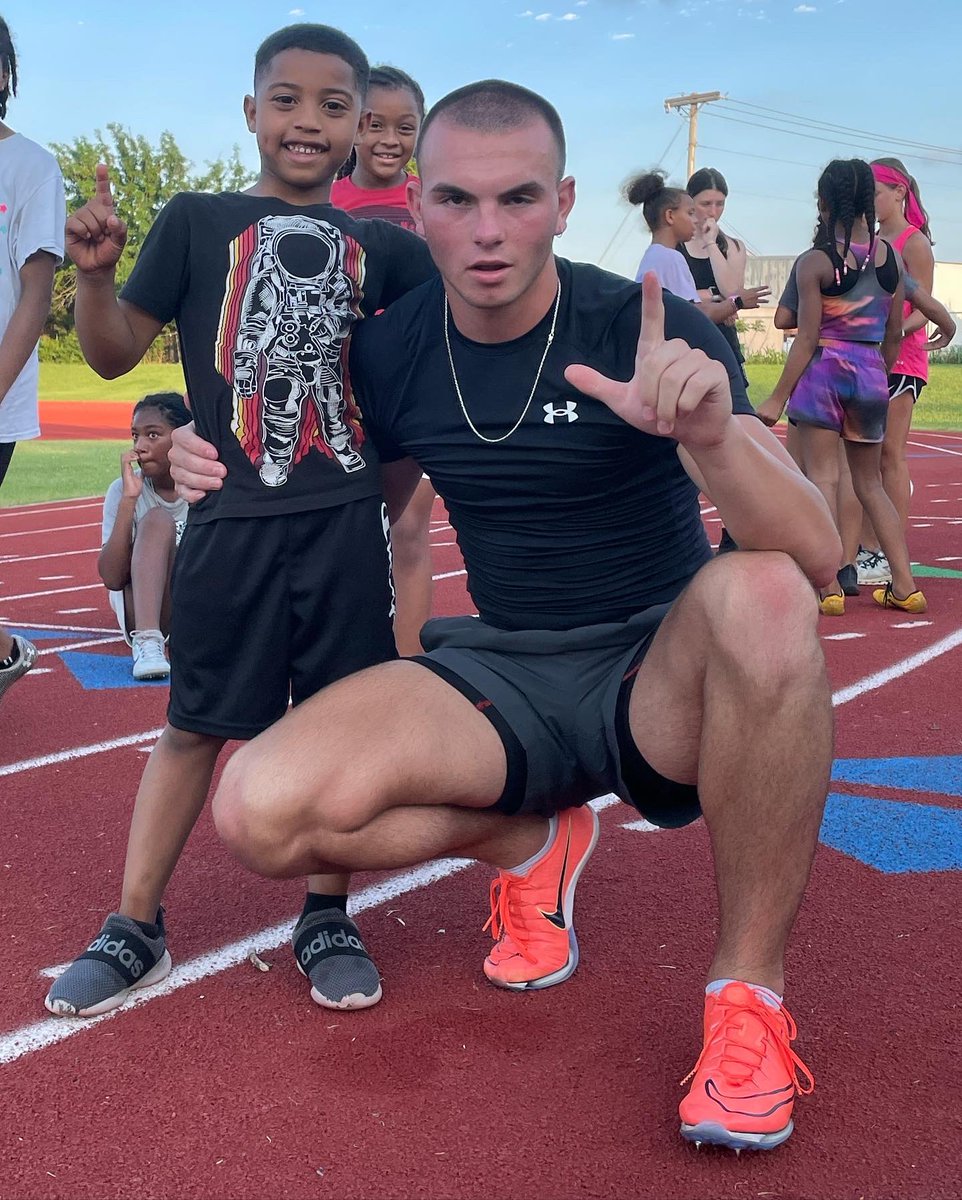 føjø (@fosterpenhall) on Twitter photo 