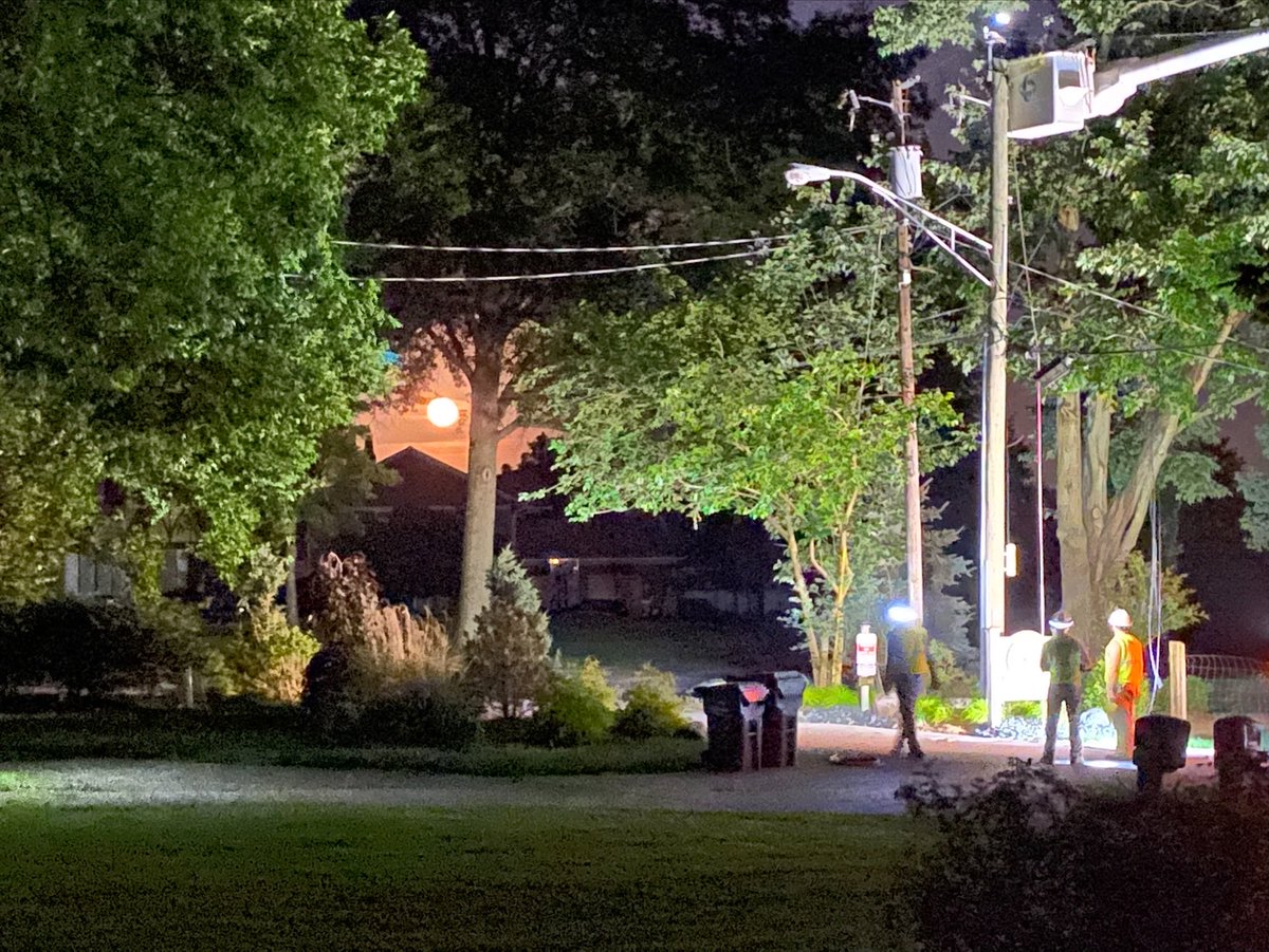 This pic was sent to us from the Hott-Nametz family from Blue Ash who wanted to thank our ⁦<a href="/DukeEnergy/">Duke Energy</a>⁩ crews for working into the night last night to get power back on in their community. We appreciate you sharing this with us! Crews continue working 24/7 on restoration.