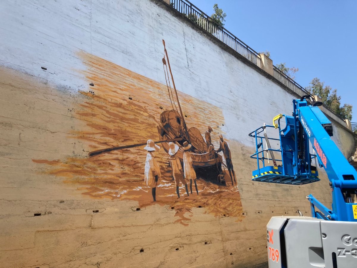 ajcaldetes's tweet photo. 🌊 El mural per a recordar el llegat pescador de #CaldesdEstrac avança a bon ritme! L'artista barceloní Roc Blackblock és l'autor d'aquesta bonica intervenció artística al municipi! @rocblackblock https://t.co/CyJgcHoUFh