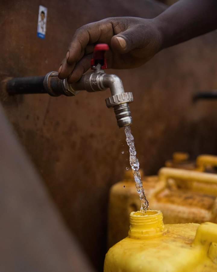 "We must choose either champagne for a few or safe drinking water for all " ~ Thomas Sankara
#water #wash