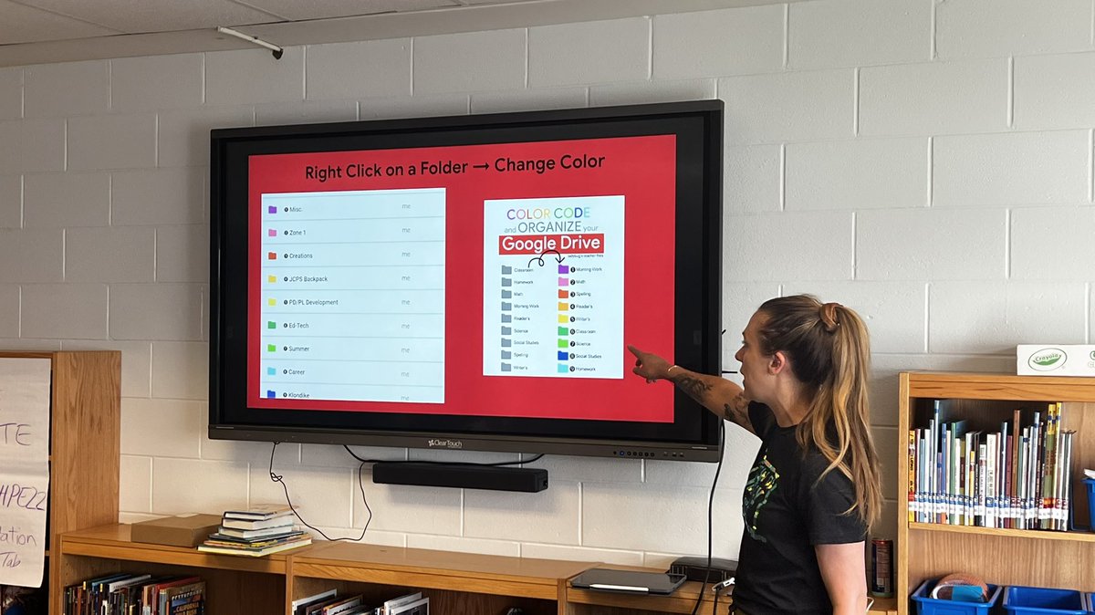 meme3rat's tweet image. .@JCPS_IT3’s @tech4teach_ is leading our #JCPSHPE family in a Tech 101 - Teacher Agility this morning. Lots of hands-on learning! #JCPSIT3