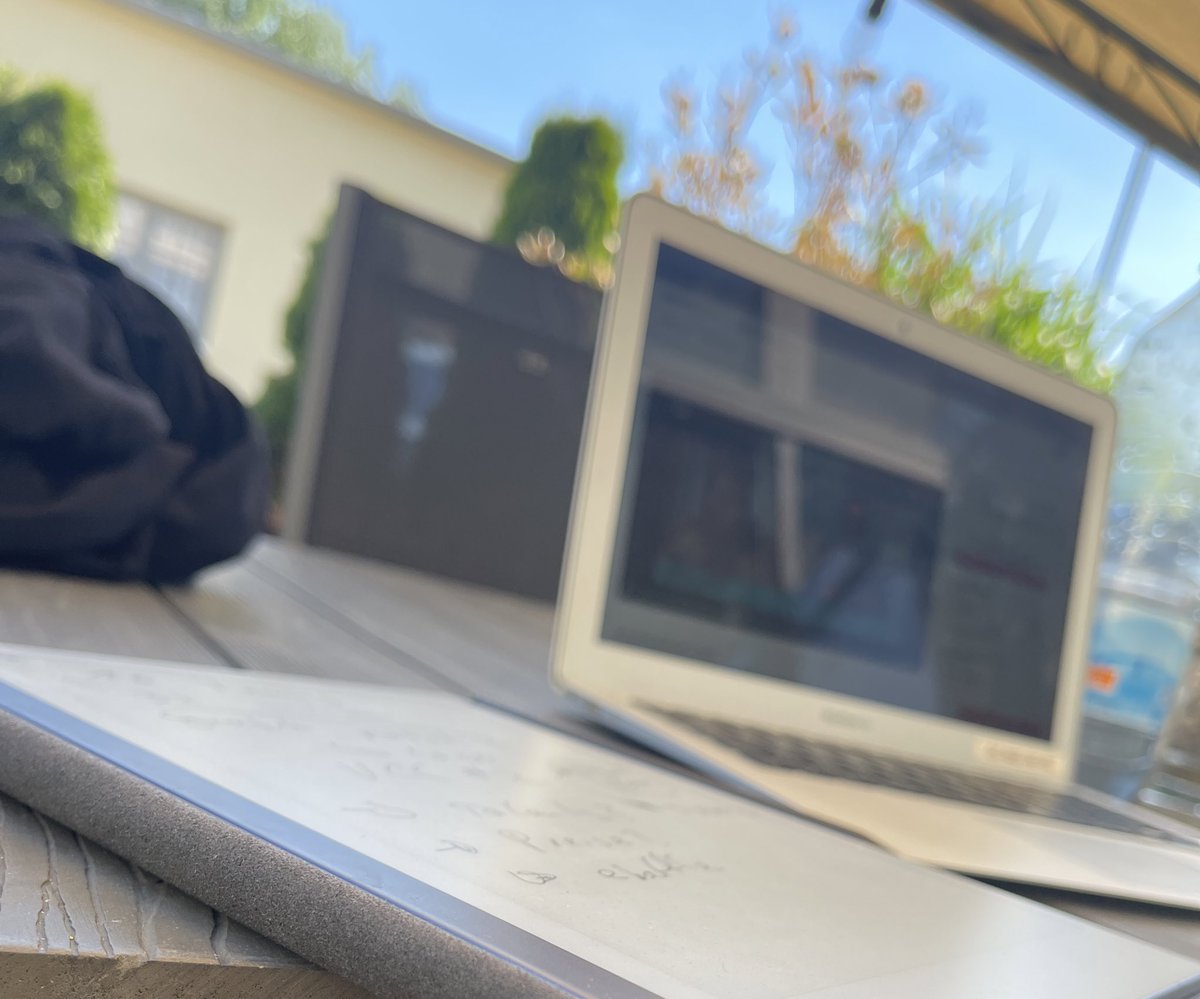 verdipwnz's tweet photo. Homeoffice ;) planning the #vcc2 https://t.co/6qr7MpZsmd