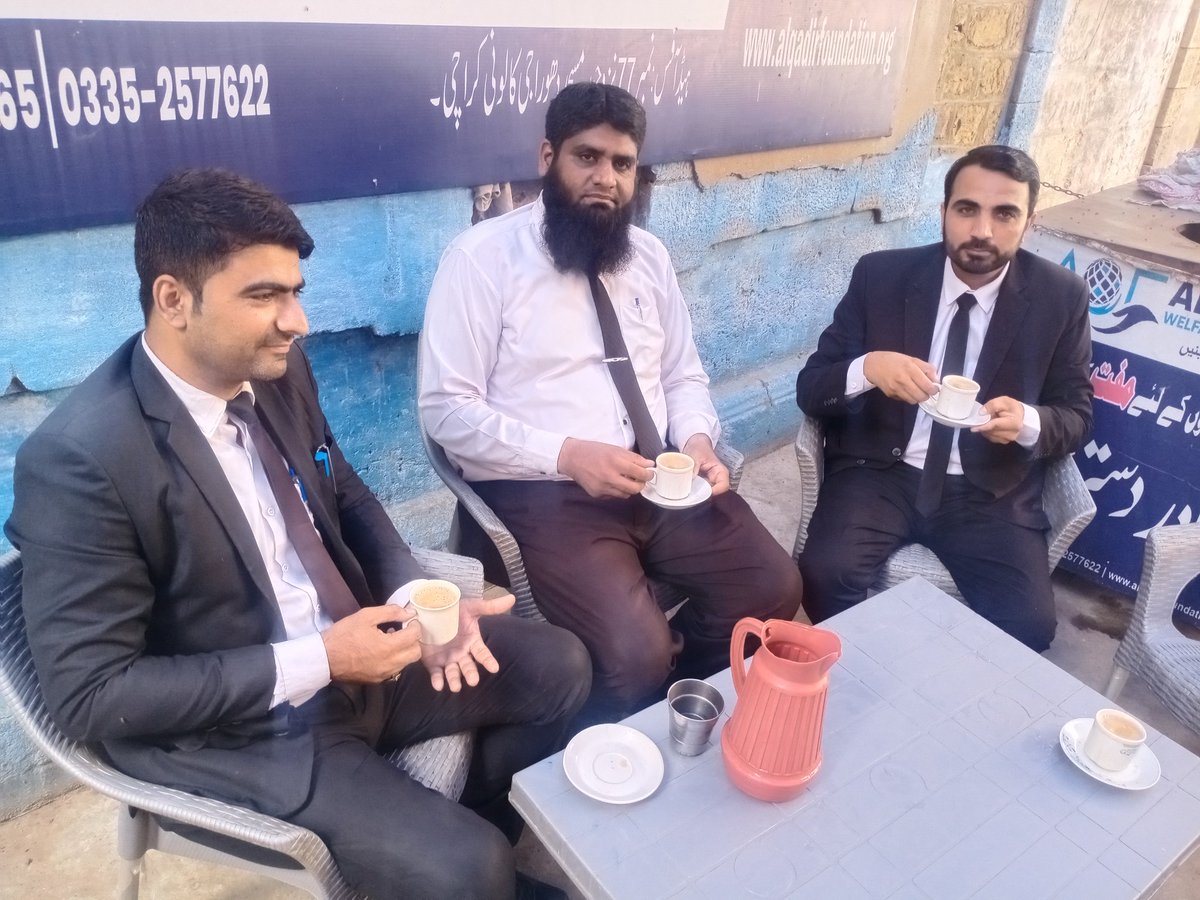 AFMahar's tweet photo. آج تین کی جگہ صرف ایک چائے کا
 کپ پیا ہے امید ہے ملک تھوڑا سا
 تو بحران سے نکل گیا ہوگا.
#چائے_کو_عزت_دو https://t.co/e37VjsHBEM