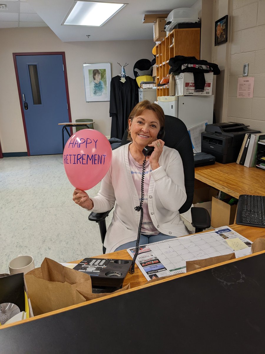 ExploitsvalleyH's tweet photo. Last but certainly not least! Sending out a big congratulations to our lovely Ms. Debbie Andrews on her retirement. What will we do without you? #PaperJams #GotToner https://t.co/keFM3C85yj