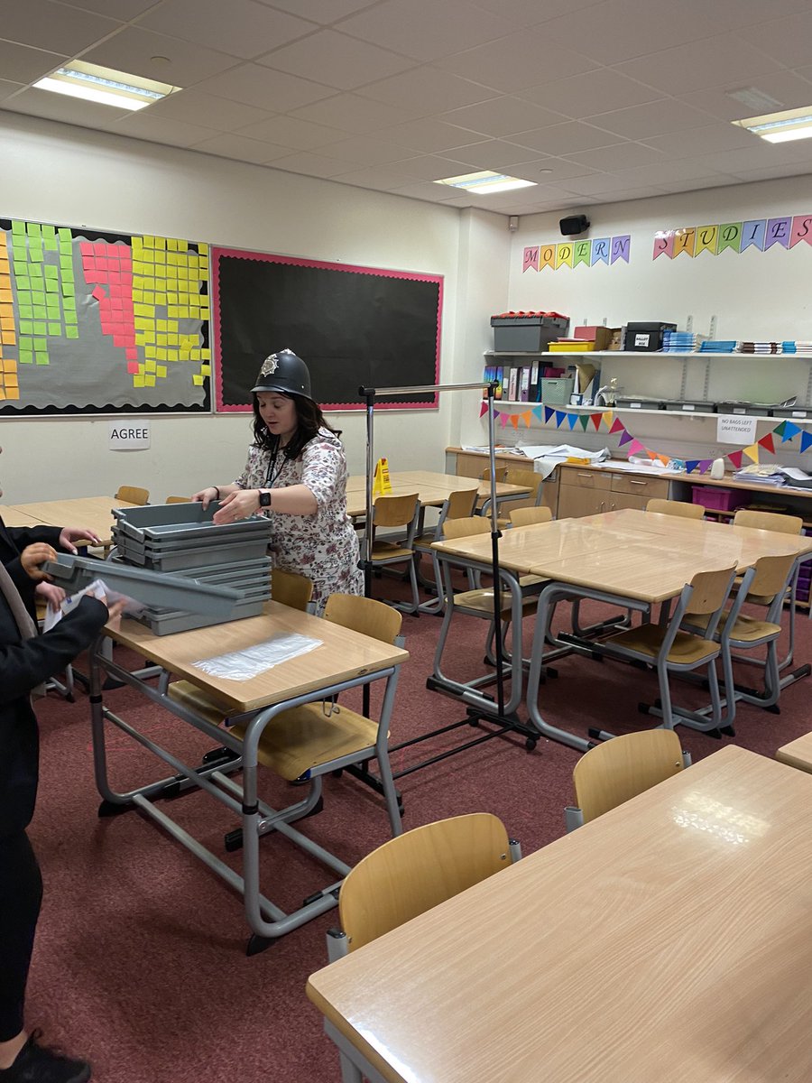 MissMitchellMS's tweet photo. S2 took a trip through airport security this afternoon and looked at counter terrorism methods! Thanks to PC Henderson for the help! @AlvaModStuds #counterterrorism #modernstudies #modstuds https://t.co/P2yiuDOUer