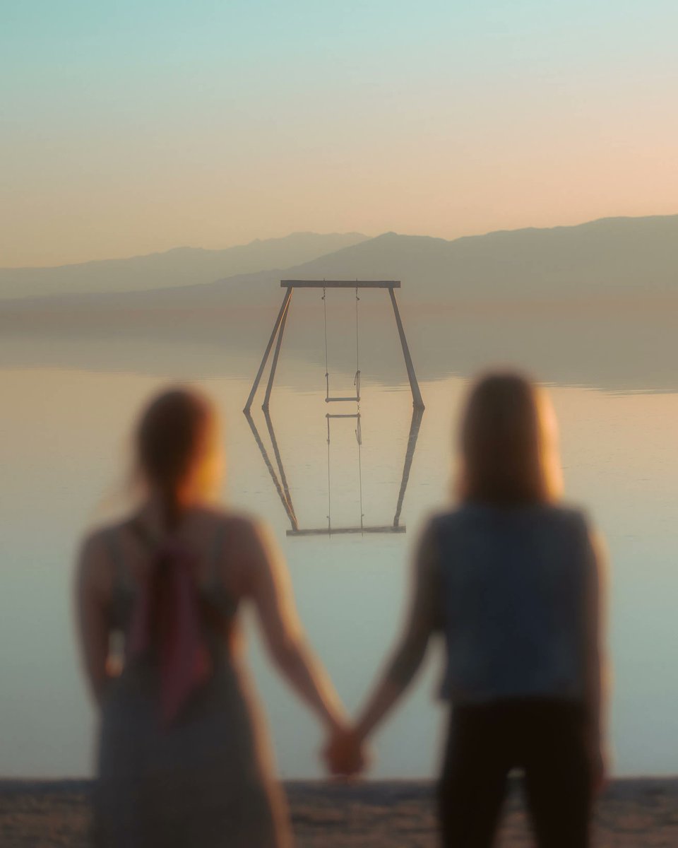 the dark side of the moon 🌑 (@dark_sotm) on Twitter photo 