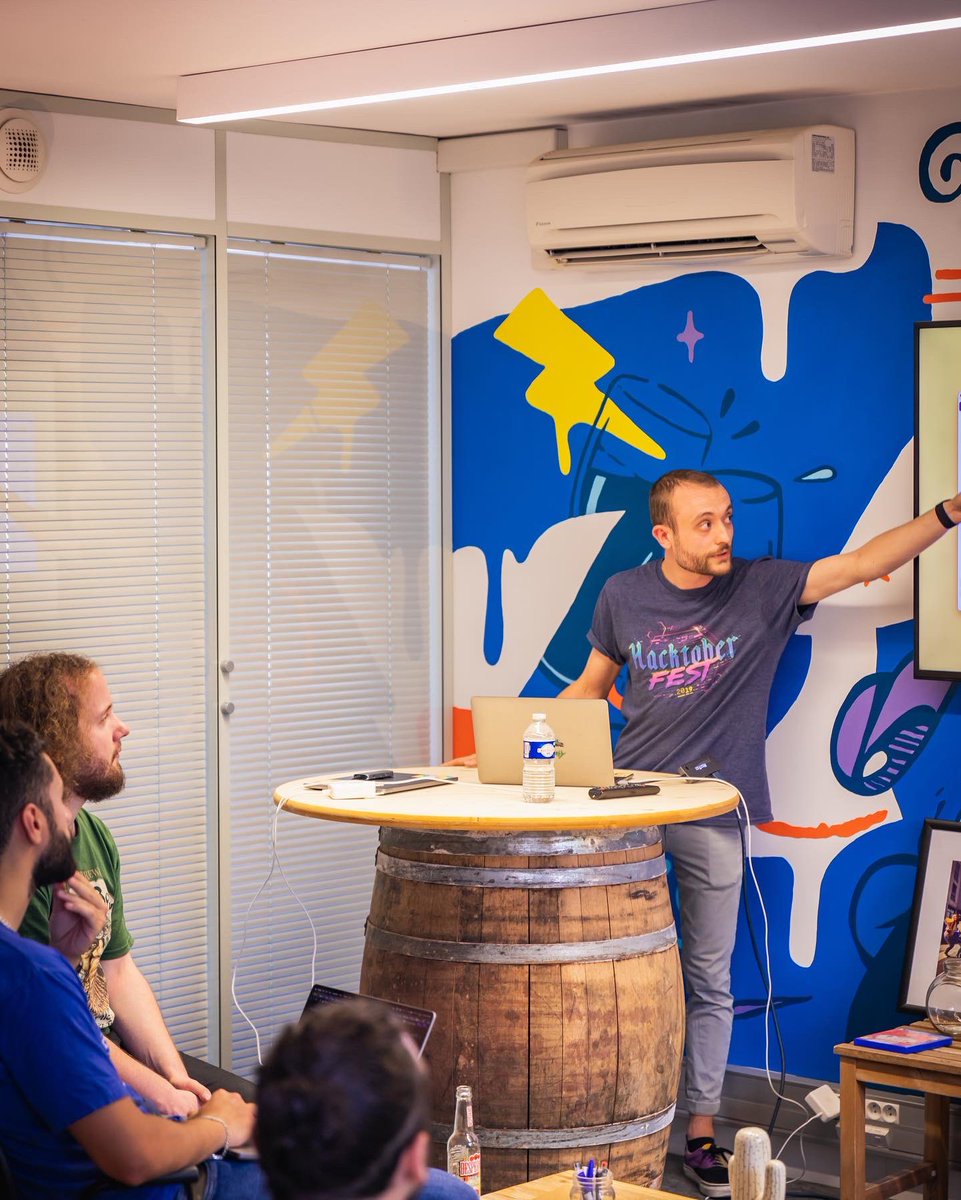 ZOL_Web's tweet photo. [ REX MEETUP REACT NATIVE]

Carton plein 💯 pour ce premier #meetup co-organisé avec The Coding Machine ❤️ 

Un grand merci à tous les participants et big up à nos deux co-stars Philippine CLUNIAT et Jérémy Dollé pour votre leçon #reactnative 😎 https://t.co/DnGBykaTSG