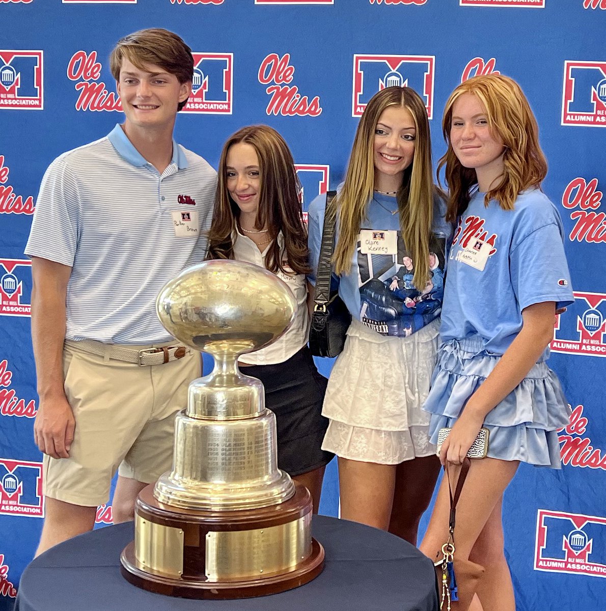 OleMissAlumni's tweet photo. π΄π΅ Our Tupelo Rebels were πππΌπΏπ for last nightβs #RRT22 stop! Next up: Corinth.
#HottyToddy
π https://t.co/jcwIpa186l https://t.co/mknvRjm8wD