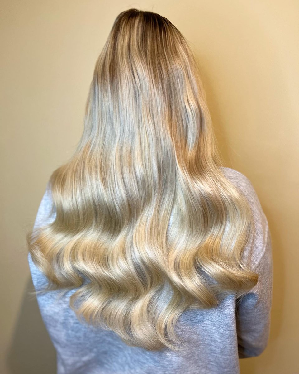 HairRehabLondon's tweet image. Stylist - @spendlovehair__
 
Location - Ripley, Derbyshire📍
 
Get The Look - LUXE CLIP-IN EXTENSIONS 20" (180GMS) ⁠
⁠
SHOP: l8r.it/zsBt⁠
⁠
#blondebalyage #bronde #shadowroot #balayagehighlights #babylights #hairrehablondon