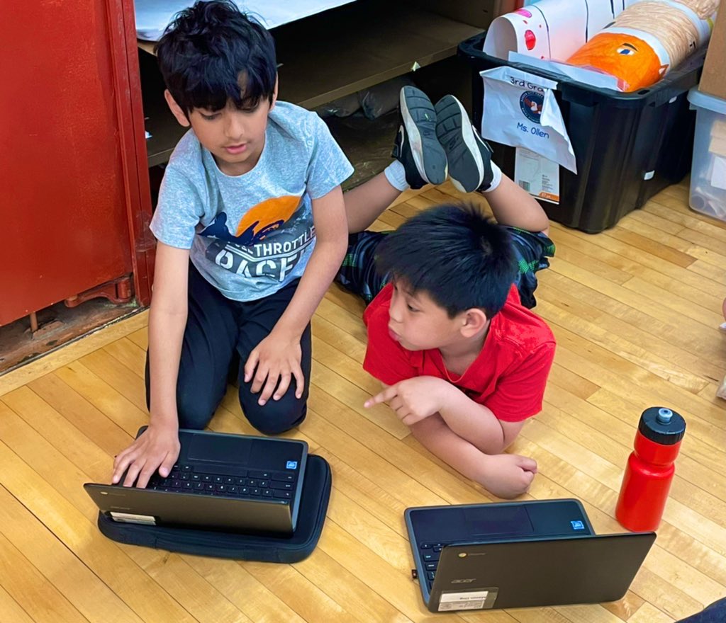 maggieollenedu's tweet image. Writing and sharing #CollaborativeStories with friends! Each group-mate takes turns writing silly sentences. The end results are HILARIOUS! #NHPGCP #3rdGrade