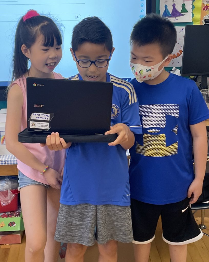 maggieollenedu's tweet image. Writing and sharing #CollaborativeStories with friends! Each group-mate takes turns writing silly sentences. The end results are HILARIOUS! #NHPGCP #3rdGrade