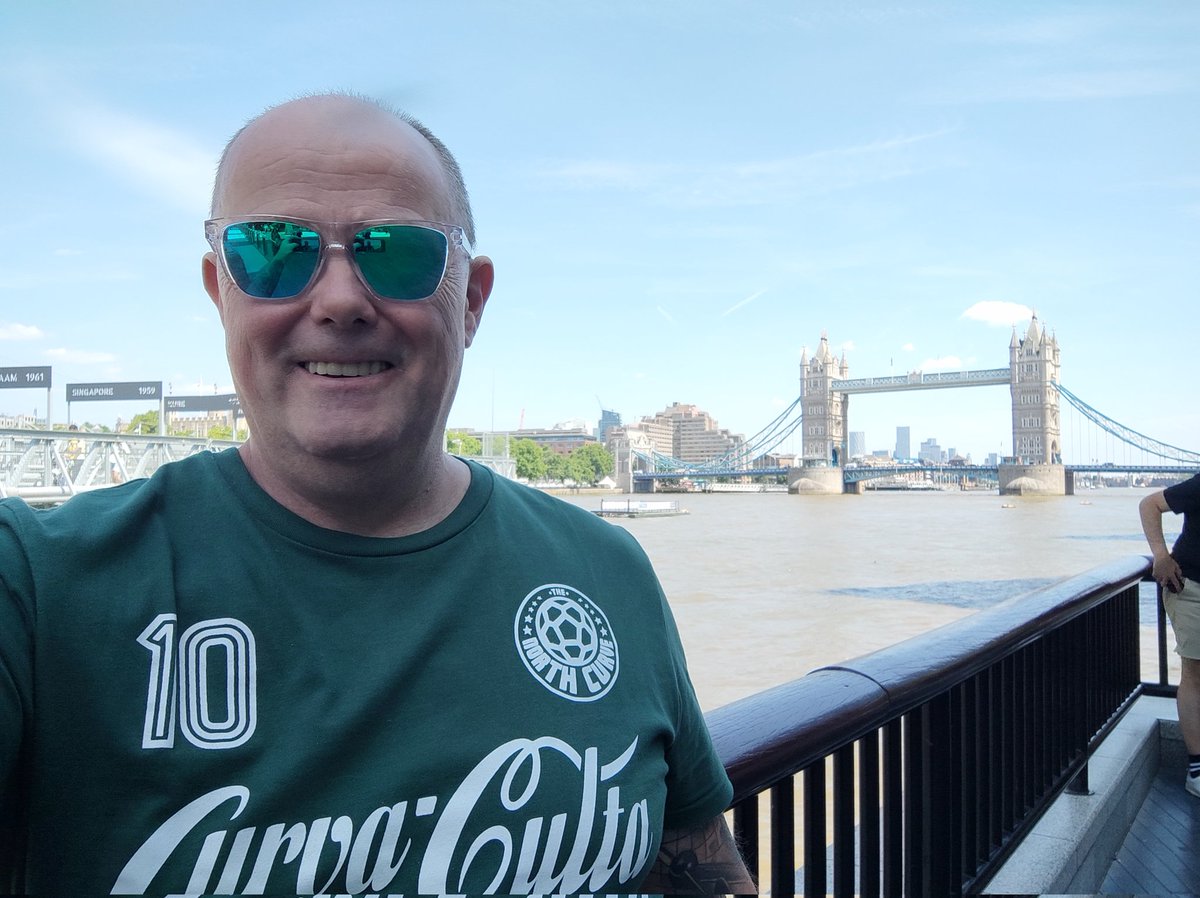 DaveBulpin's tweet photo. Yep a beautiful day for a day in the smoke. #emiratescablecar #hmsbelfast #towerbridge #London #blueskies #makememories @northcurve https://t.co/g1jbRDPBCE