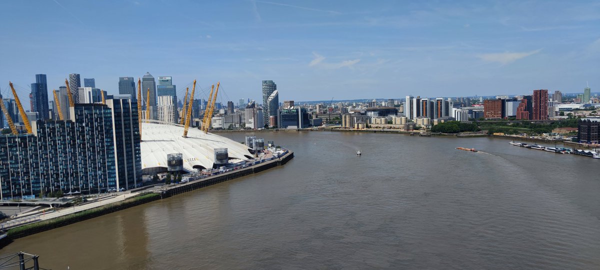DaveBulpin's tweet photo. Yep a beautiful day for a day in the smoke. #emiratescablecar #hmsbelfast #towerbridge #London #blueskies #makememories @northcurve https://t.co/g1jbRDPBCE