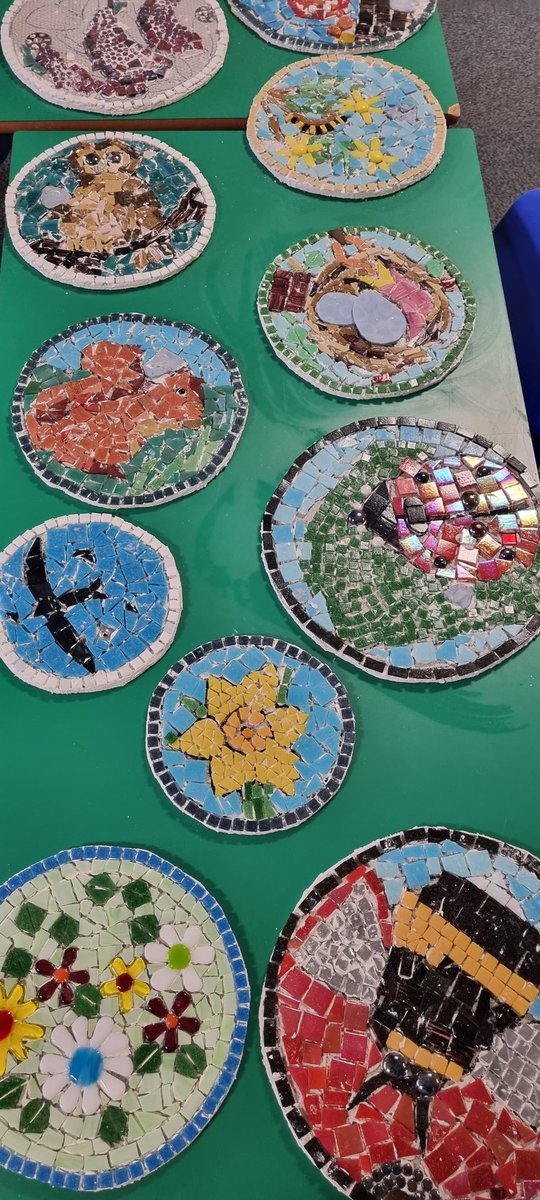 BeckyMSV's tweet photo. Huge well done to the children at this school in #Bolton we can't wait to see your finished mosaics brightening up the garden at our new happi scheme #superstars #community @MSVHousing https://t.co/w7cCBJK6le