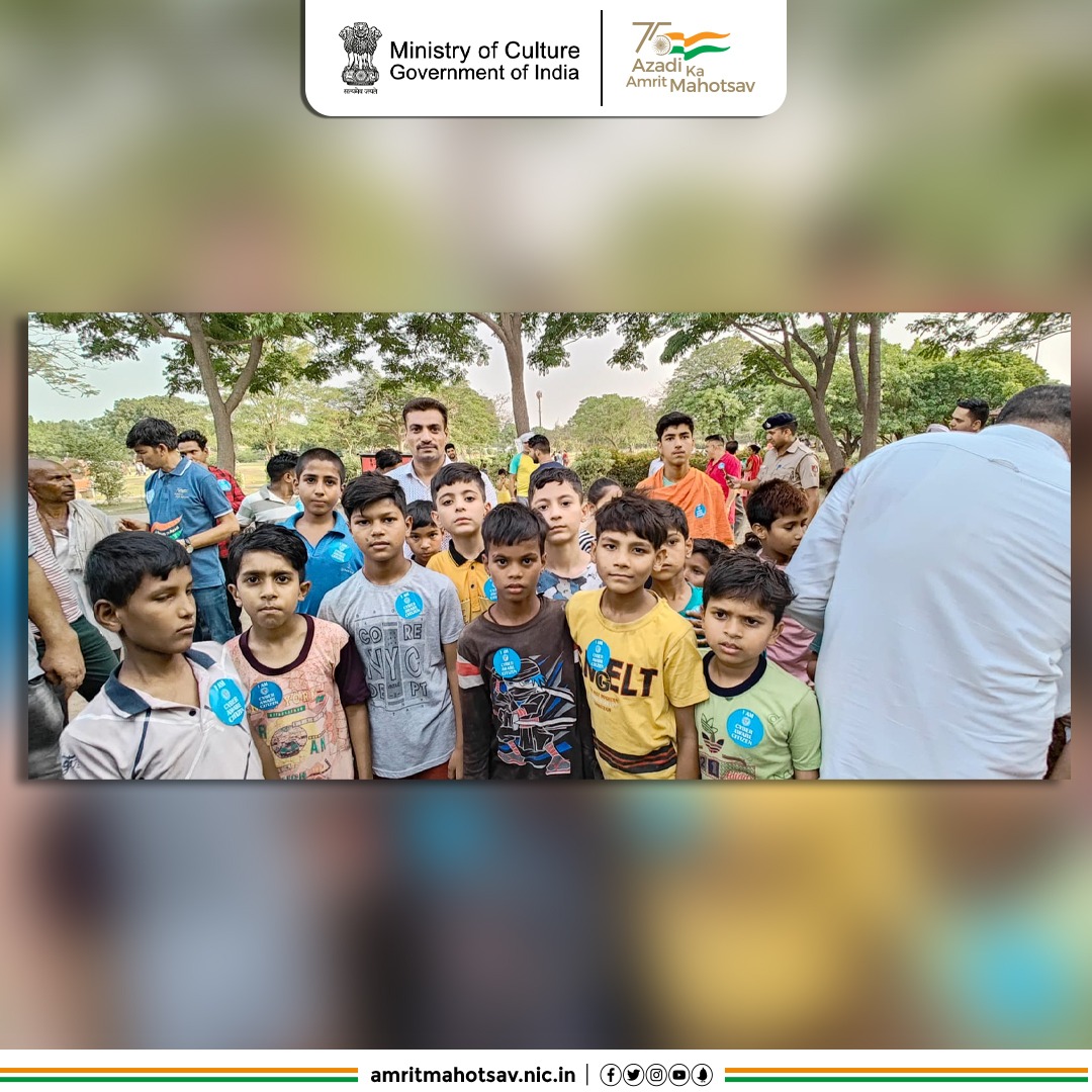 AmritMahotsav's tweet photo. Snapshots from cyber awareness drive organised in #Chandigarh yesterday where people were apprised on the importance of #DigitalAwareness through quizzes & nukkad natak by @nsd_india.
#AmritMahotsav #DigitalAwarenessWeek #MainBharatHoon #IndiaAt75 @Cyberdost https://t.co/V5NzAU2qDi