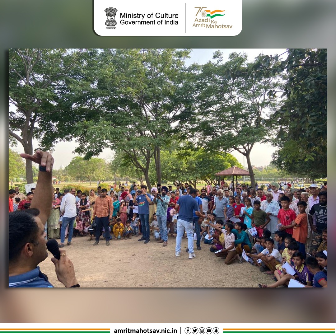 AmritMahotsav's tweet photo. Snapshots from cyber awareness drive organised in #Chandigarh yesterday where people were apprised on the importance of #DigitalAwareness through quizzes & nukkad natak by @nsd_india.
#AmritMahotsav #DigitalAwarenessWeek #MainBharatHoon #IndiaAt75 @Cyberdost https://t.co/V5NzAU2qDi