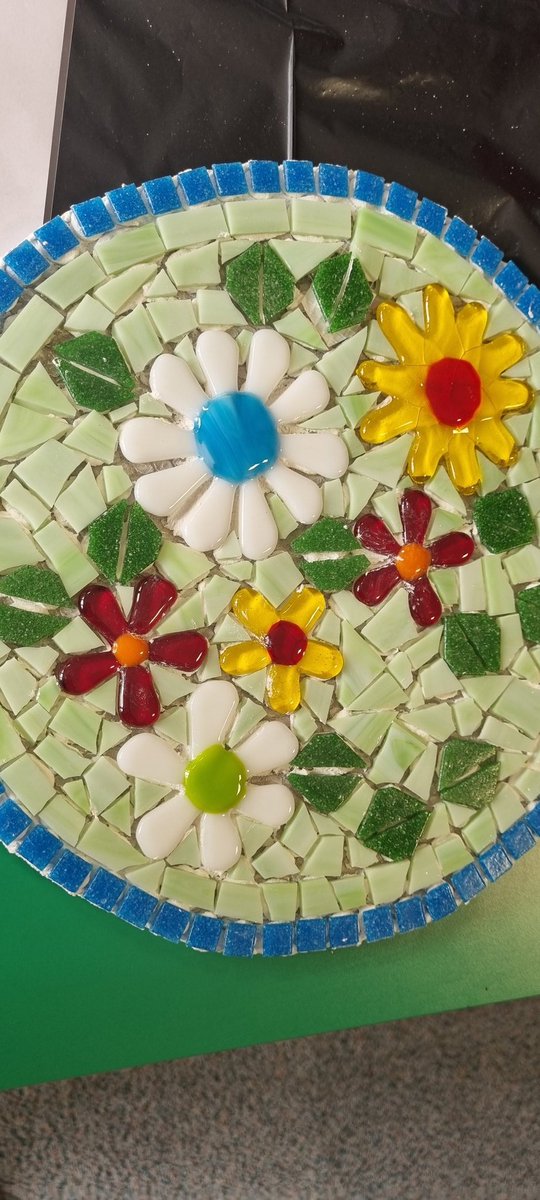 BeckyMSV's tweet photo. Huge well done to the children at this school in #Bolton we can't wait to see your finished mosaics brightening up the garden at our new happi scheme #superstars #community @MSVHousing https://t.co/w7cCBJK6le