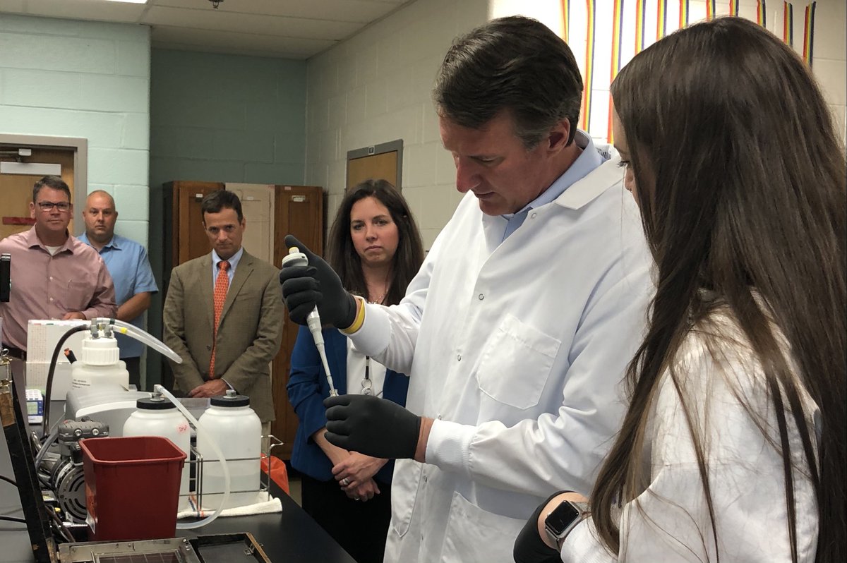 VaAgriculture's tweet photo. @GovernorVA visited the VDACS Lab in #Harrisonburg, where he presented Commissioner Guthrie and Virginia ag industry leaders with the Virginia Agriculture Week Proclamation. He met VDACS staff, toured the laboratories and even conducted an experiment! #VaAgWeek @AgForestryVA https://t.co/xbMZph2Ui5