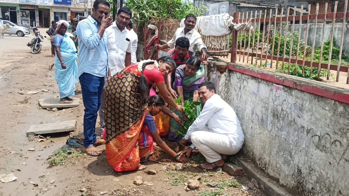 EsamRammurthy's tweet photo. Eturnagaram GP and mandal mulugu districte https://t.co/rUNHxf14kS