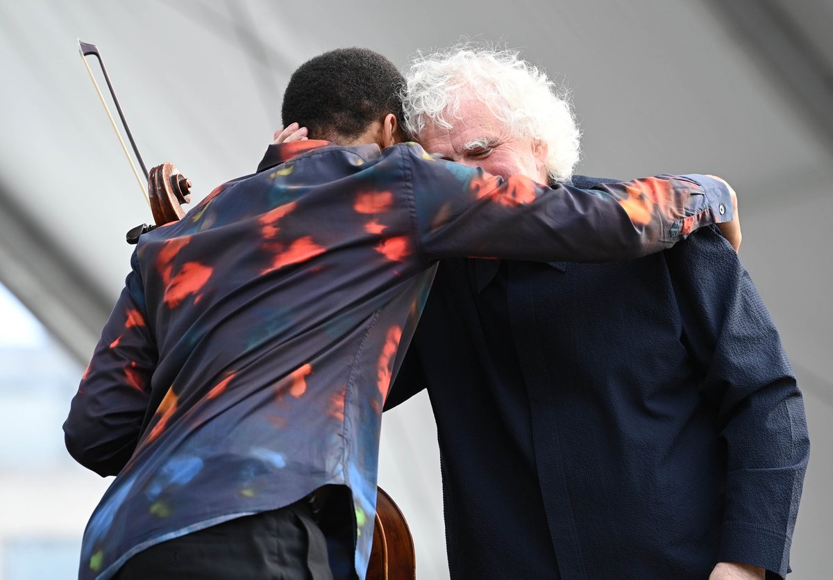ShekuKM's tweet photo. Always a pleasure to perform with @SirSimonRattle and the @londonsymphony Orchestra. If you couldn't make it to Trafalgar Square, you can watch the whole concert back on YouTube: https://t.co/1pV1iKUL71 https://t.co/rClXOCSEUV