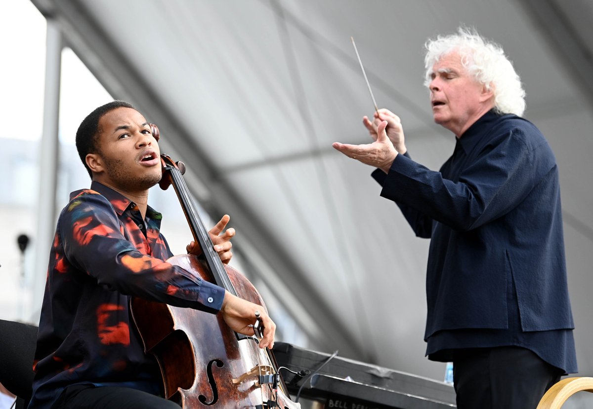 ShekuKM's tweet photo. Always a pleasure to perform with @SirSimonRattle and the @londonsymphony Orchestra. If you couldn't make it to Trafalgar Square, you can watch the whole concert back on YouTube: https://t.co/1pV1iKUL71 https://t.co/rClXOCSEUV