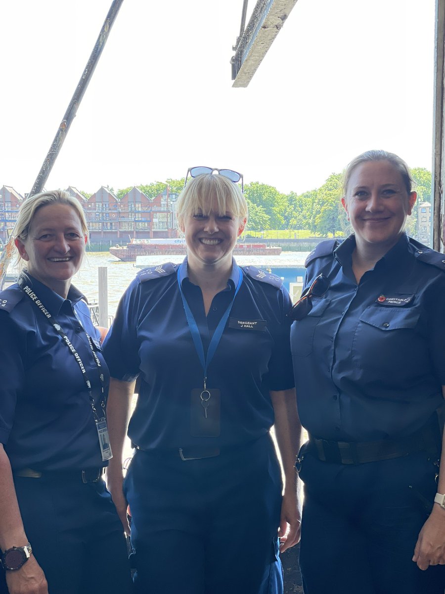 Today the #WOTW network visited <a href="/MPSonthewater/">MPSonthewater</a> the oldest organised police force in the world hosted by PC Charmaine Boswarva. We were treated to demonstrations from the dog &amp; line access teams, went afloat on a river familiarisation and finished of with a tour of the museum
