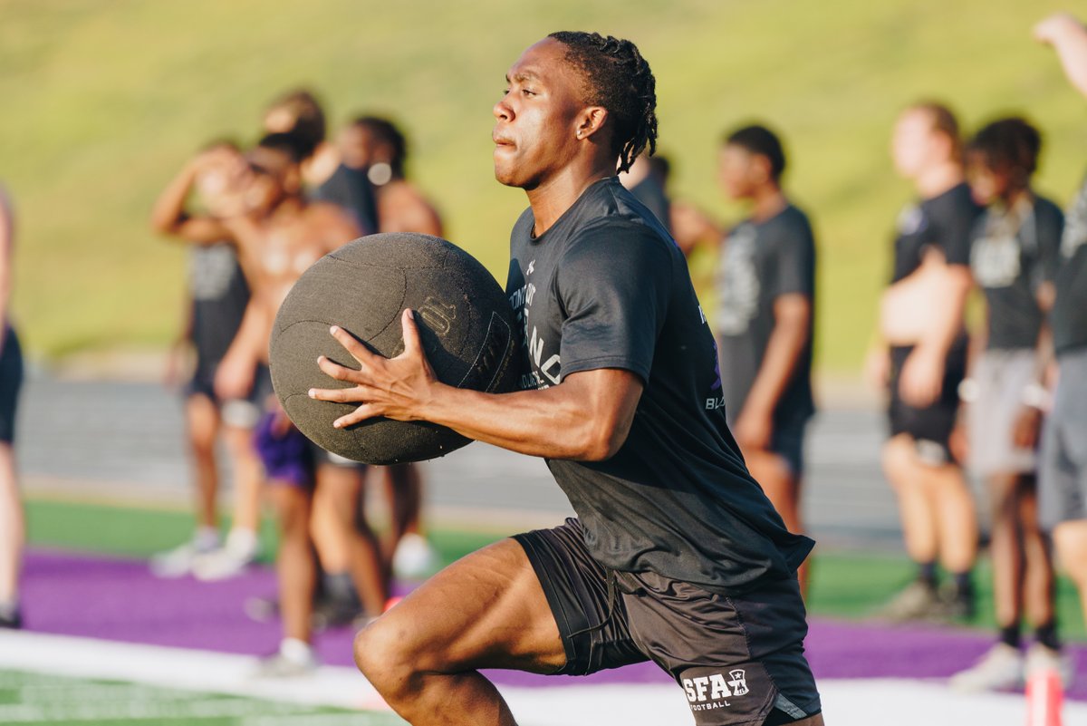 SFA_Football's tweet photo. Starting out the day strong 😈

#AxeEm x #RaiseTheAxe https://t.co/0lfu68Tviy