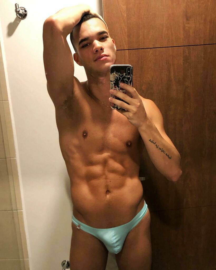 Leofficial77's tweet photo. Necesito unos besitos de buenos días…🫢
.
.
.
.
#dreams #body #photo #nice #live #follow #selfie #love #happy https://t.co/ChaK9qkZRR