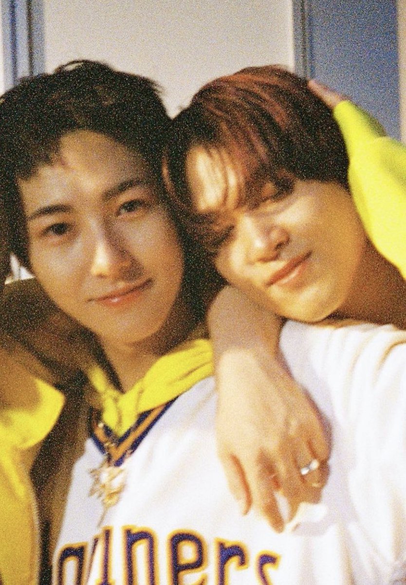 renhyuckbase's tweet photo. (rhfess) aduh aduh nyaman ya pundaknya😻 https://t.co/WftolcWAmB