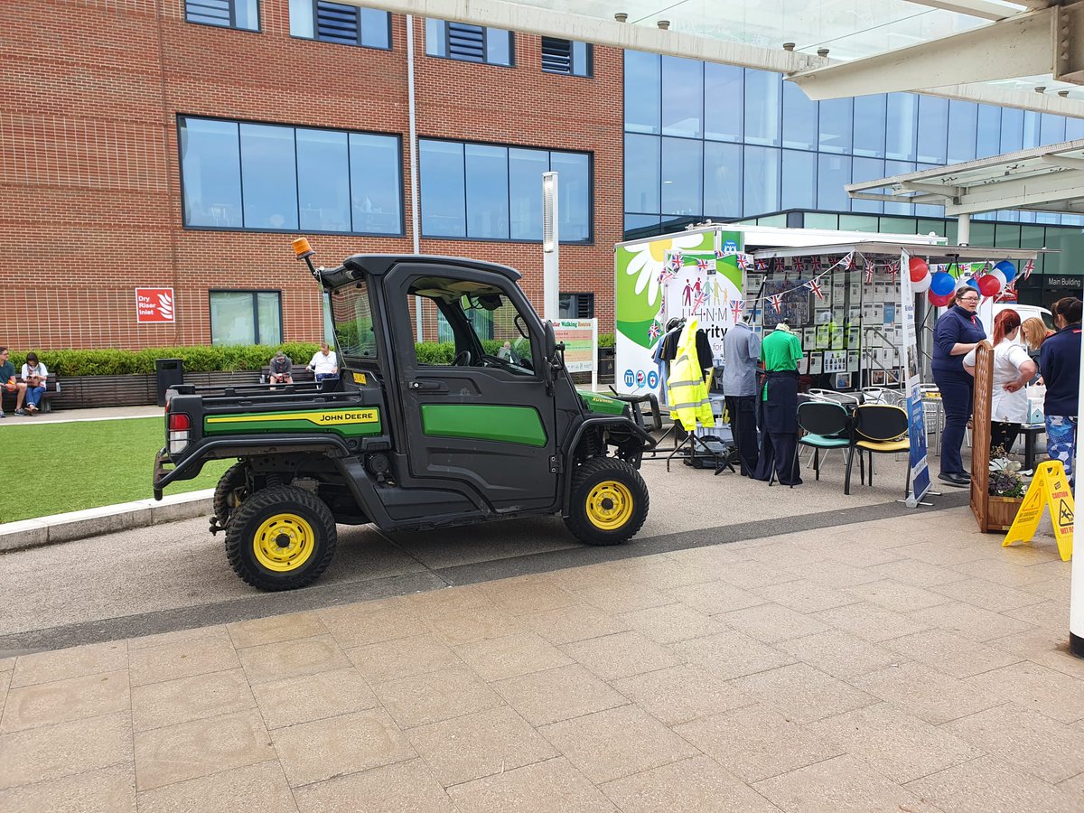 rainewilkes's tweet photo. #NationalHealthcareEstatesFacilities  UHNM Estates and Facilities celebrating the first ever Estates and Facilities day https://t.co/iHX7nQsNOS