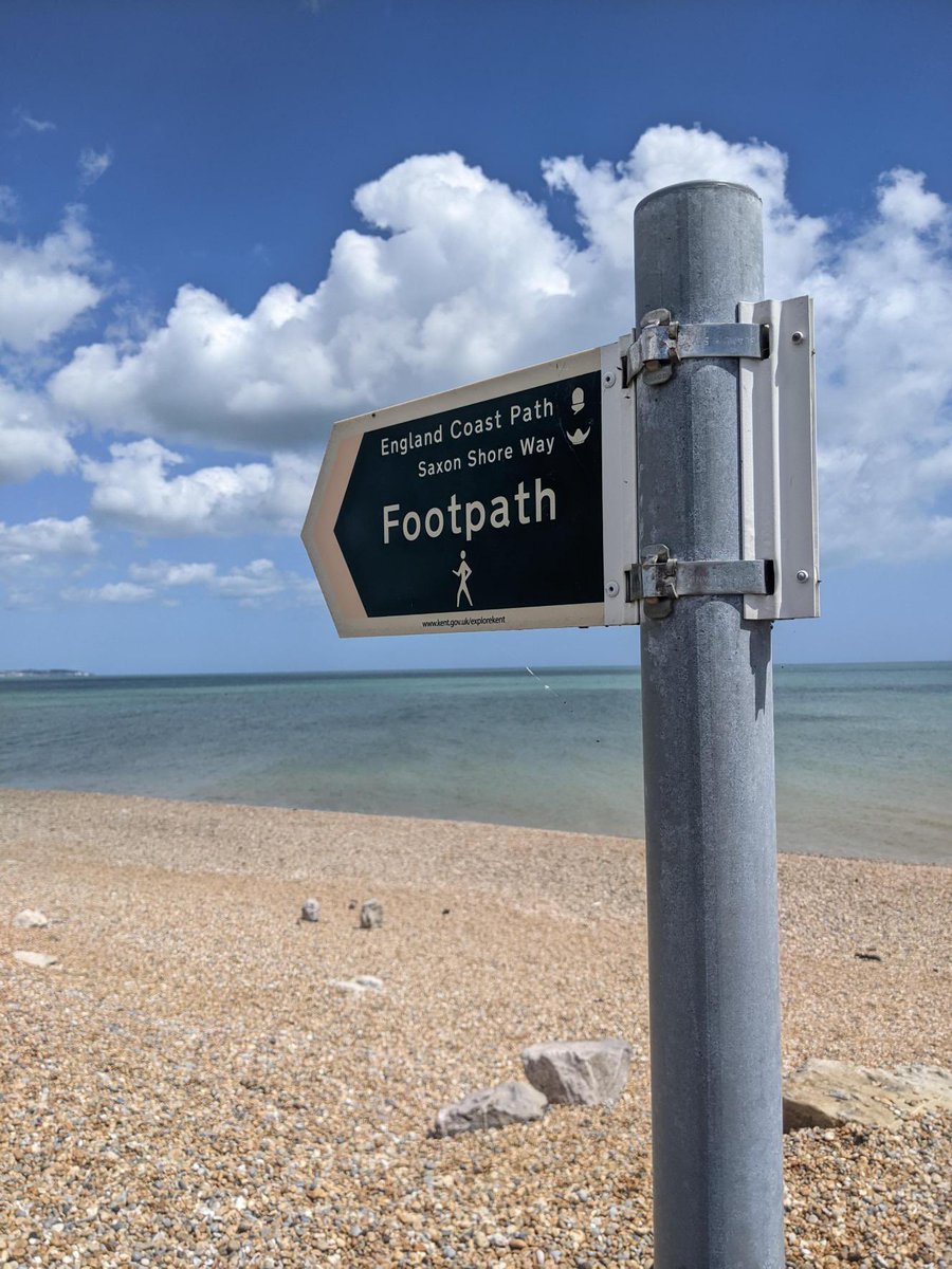 InsallArch's tweet photo. 🏃‍♀️🏃‍♂️We LOVE these photos of our team running the #SaxonShoreRelay last weekend! 🙌 

The relay covers 47 miles along the ancient Saxon Shore Way in Kent, and the team couldn’t have asked for better weather ☀️ https://t.co/nyLIiwYZ6M
