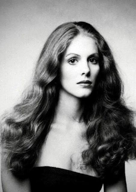 Happy birthday Julie Hagerty! My favorite film with Hagerty so far is Marriage story. 