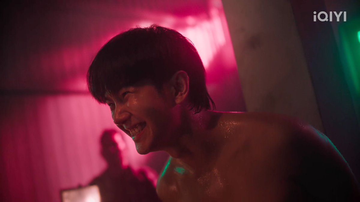 kpthoughts99's tweet photo. Me before Ep10: I should screenshot as much of Pete’s smiles while I can cuz when #VegasPete torture scenes start, Pete is going to lose his smile

Meanwhile Pete: https://t.co/SfRPgeteMt
