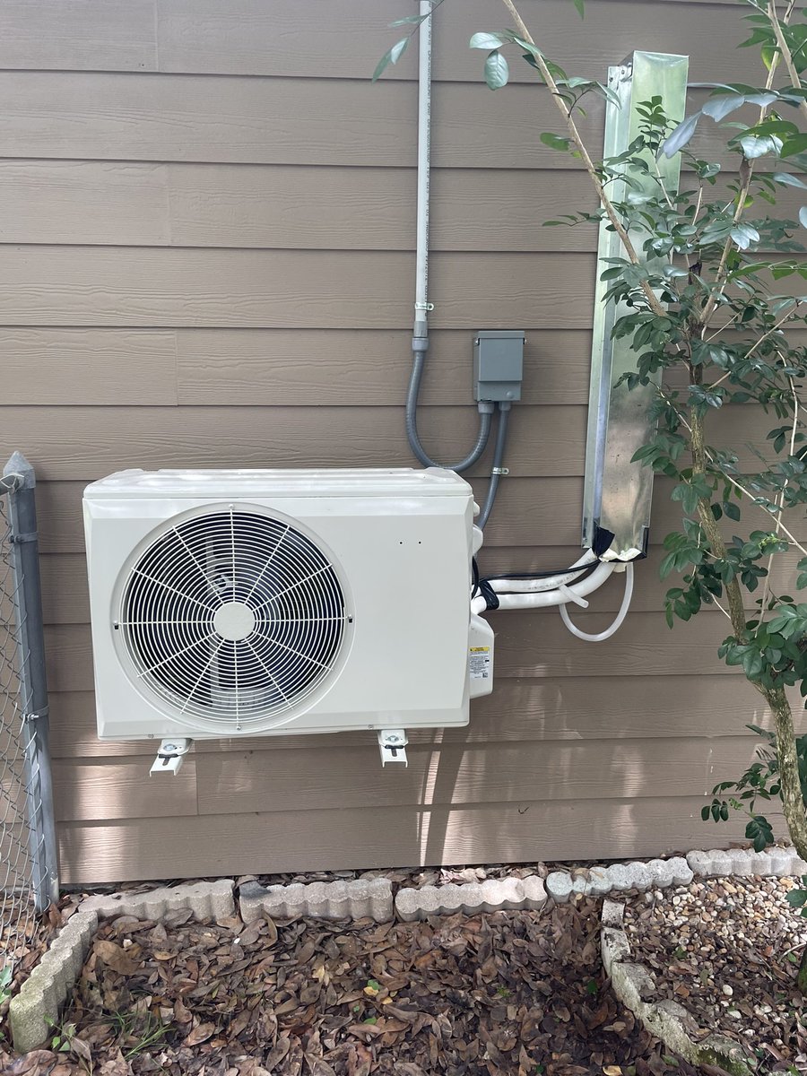 cleverduct79's tweet photo. Mini split… https://t.co/Pjq9jslg2P