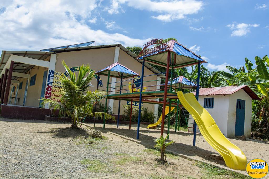 kleretimoun's tweet photo. Cima Community School of Hope is the very first school where we have implemented the #kleretimoun program so far. Special thanks to @sonjeayiti @elpofficial and all the volunteers who understood the need to brighten the future of the children of Cima. We will always be grateful. https://t.co/UCe6XZvvpK