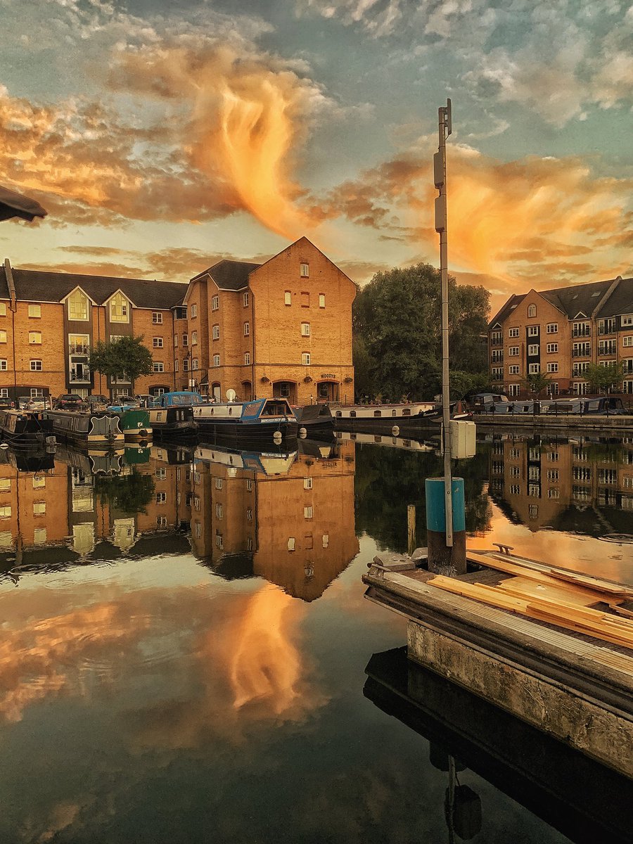 eddiestarck's tweet photo. Alamy image ID:

#Reflections #AlamyPOTM @AlamyContent https://t.co/eTYaNl5qCI