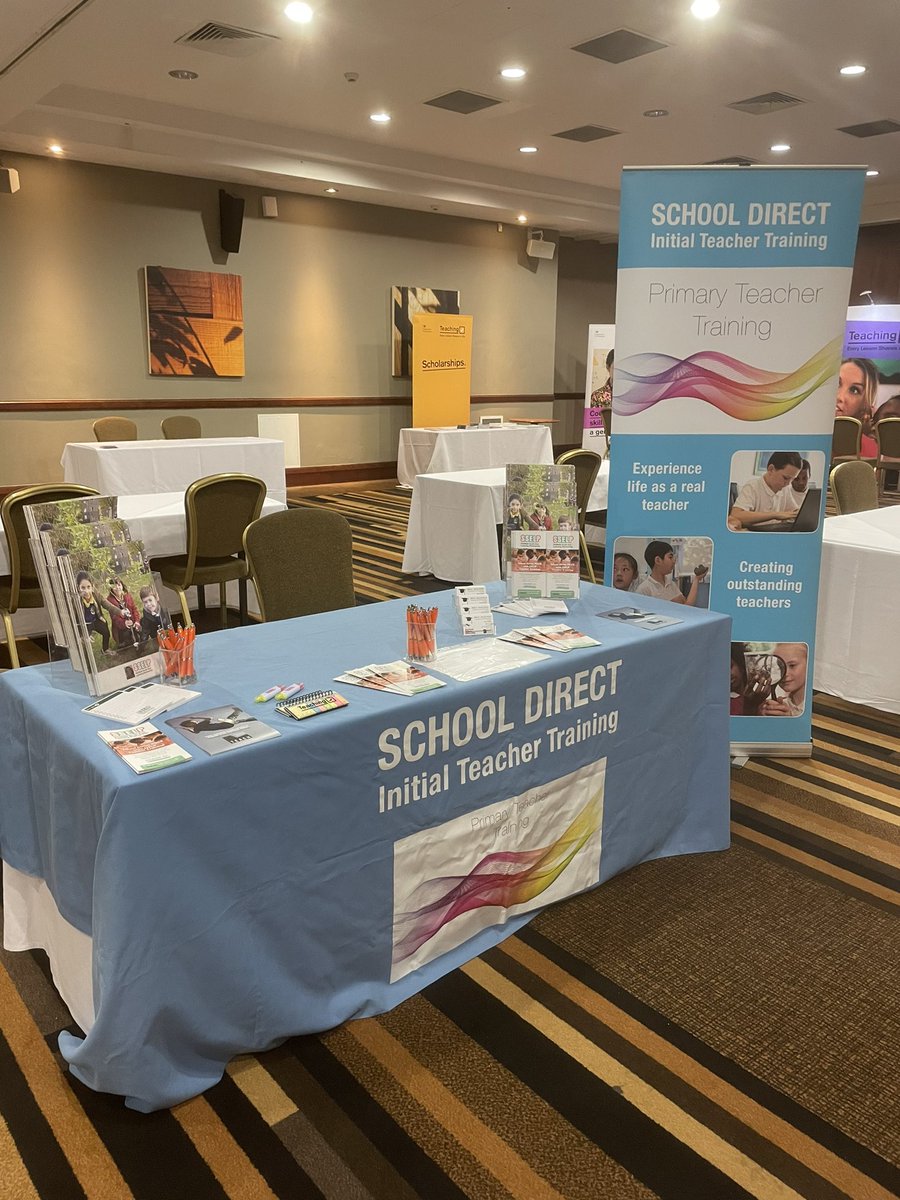 SSELPschdirect's tweet photo. We are ready to meet all potential superstar ⭐️ teachers. Come and say 👋 before 7pm! @MercureSheff @getintoteaching @Teach_Yorkshire #primary #earlyyears #pgce https://t.co/nRB0Glo207