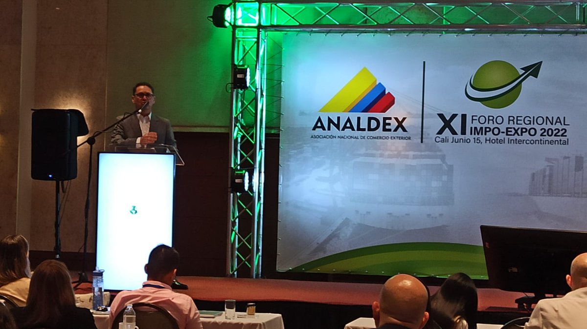 AnaldexColombia's tweet photo. #AEstaHora | en el #ForoRegionalAnaldex , @DRengifog  expone que en 2021, al menos el 65% de las ventas externas fueron con destino a los países con los cuales Colombia tiene acuerdos comerciales 
@davidcastanoco https://t.co/F6XwB0DhMD