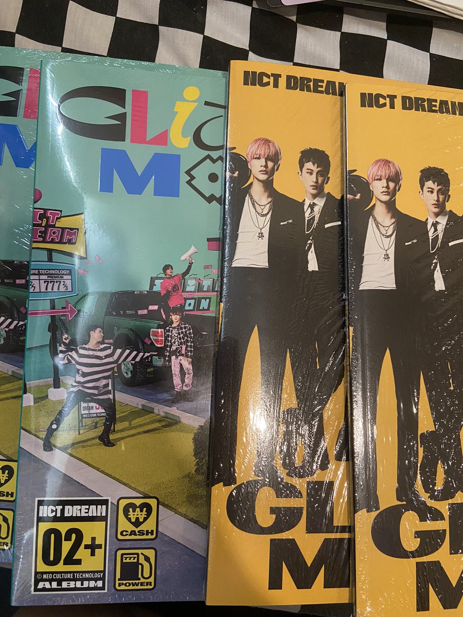 crescent092's tweet photo. Glitch mode✨อัลบั้มไม่แกะ
Photobook ver 299.-
2อัลบั้มส่งฟรี
———
-scratch เหลือง (6)
-glitch ฟ้า (4)
 #ตลาดนัดnctdream #ตลาดนัดอซทดรีม #ตลาดนัดอซท #ตลาดนัดnct https://t.co/1boc2hLP73