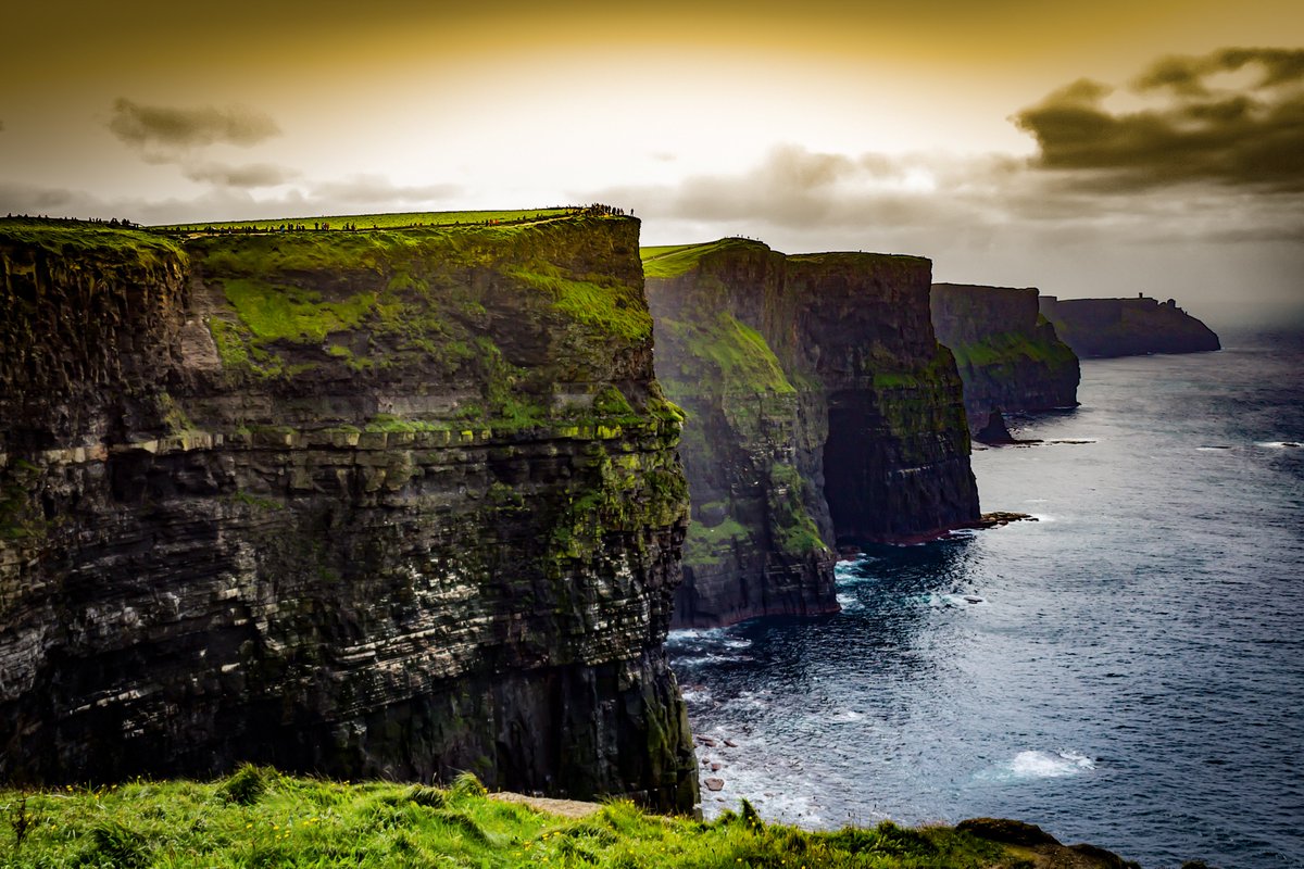 GDistortions's tweet photo. Pic of the Day: 
The Cliffs of Moher https://t.co/JWw1dvCmvu