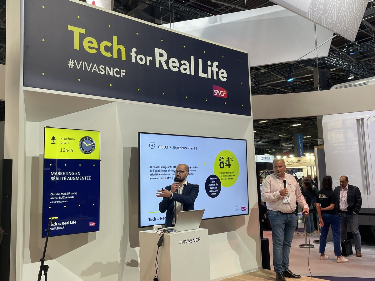 SNCFNumerique's tweet photo. #VIVASNCF @GMassif et @kaviar_tech augmentent le #TGVM en direct de la scène de pitch @SNCF à @Vivatech ! #Vivatech @michelruiz5 https://t.co/UY650UZqeI