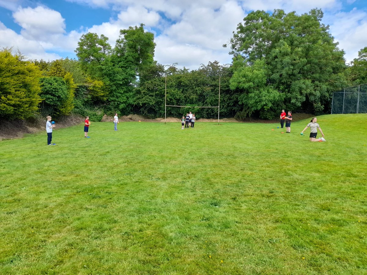 PaddyMcNally8's tweet photo. Great to get out and do some coaching with the kids in Annalitten National School as part of their sports day. Brilliant day for the kids with them active outside all day enjoying the good weather ☀️ @monaghangaa https://t.co/RGcE34M4fF
