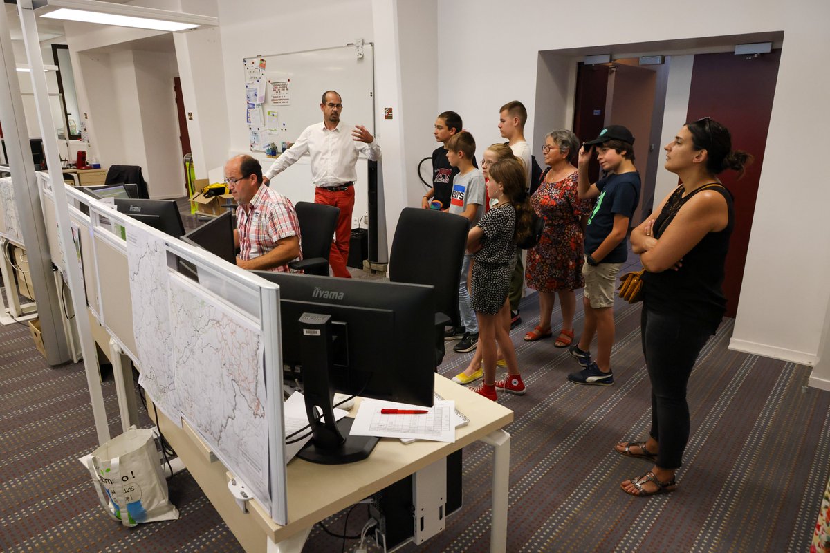 Departement19's tweet photo. #Correze Participation Citoyenne| Aujourd'hui, @Departement19 a accueilli le conseil municipal des enfants de #Beynat. Au programme:
🔹découverte historique de ce lieu emblématique
🔹échange sur la participation #citoyenne&le rôle des élus avec la conseillère dpt de leur canton https://t.co/NnYAZXXlkG