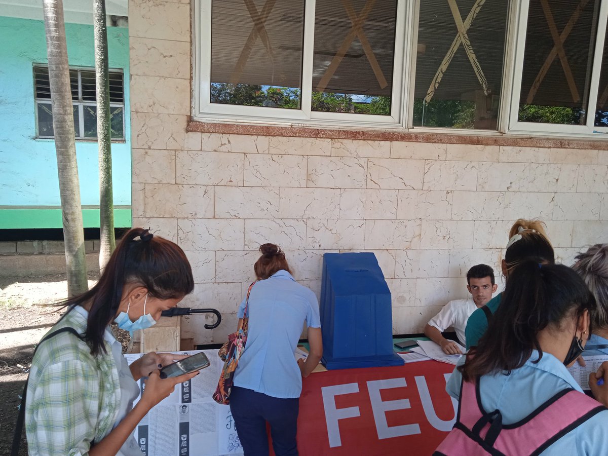 filial_moa's tweet photo. Las #TecnologiaDeSalud presentes en las #Elecciones del Secretariado Provincial
#FEU #VamosConTodo #FCMoa https://t.co/b2Jpxhd633