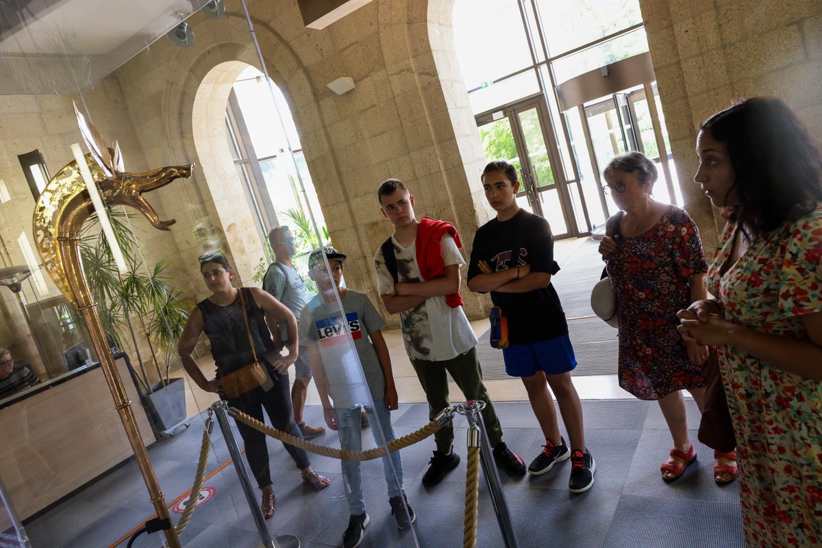 Departement19's tweet photo. #Correze Participation Citoyenne| Aujourd'hui, @Departement19 a accueilli le conseil municipal des enfants de #Beynat. Au programme:
🔹découverte historique de ce lieu emblématique
🔹échange sur la participation #citoyenne&le rôle des élus avec la conseillère dpt de leur canton https://t.co/NnYAZXXlkG