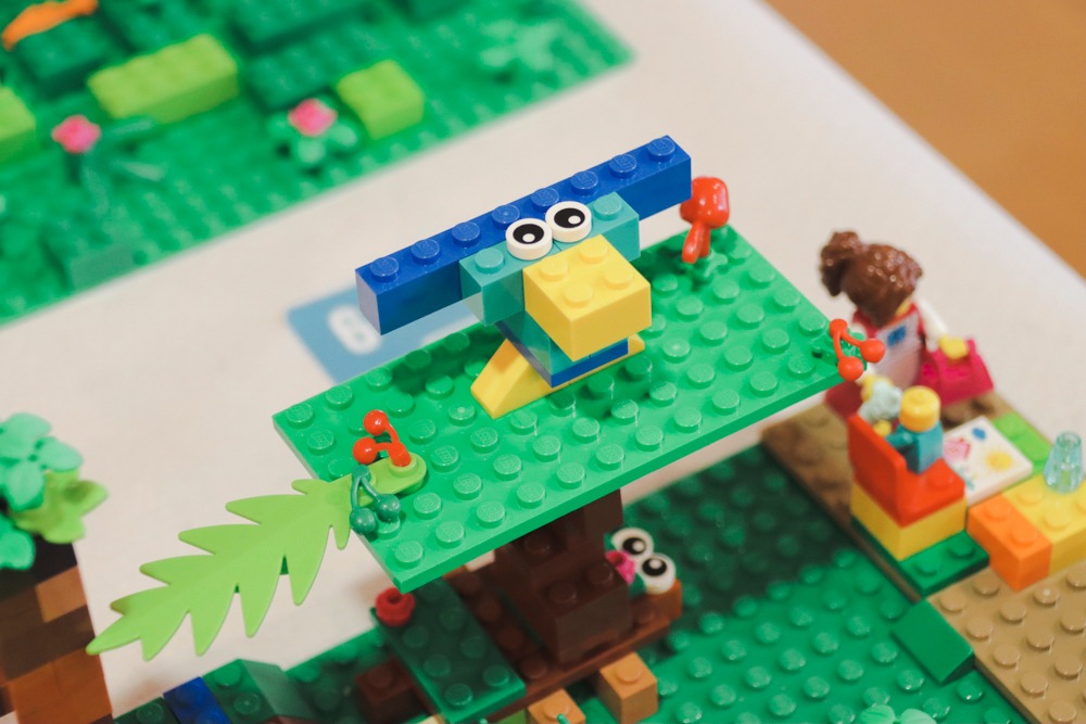 construyevalor's tweet photo. 🟠Dilluns vam estar a #Catarroja inaugurant l'exposició!

La podeu visitar en el @TACcatarroja fins divendres 📆 on encontrareu les construccions LEGO basades en l'impacte del consum en la salut global i l'Agenda 2030,💚🌍  @ajuntcatarroja 

#exposicióeducativa #exposicio https://t.co/dPAN9UdOrz